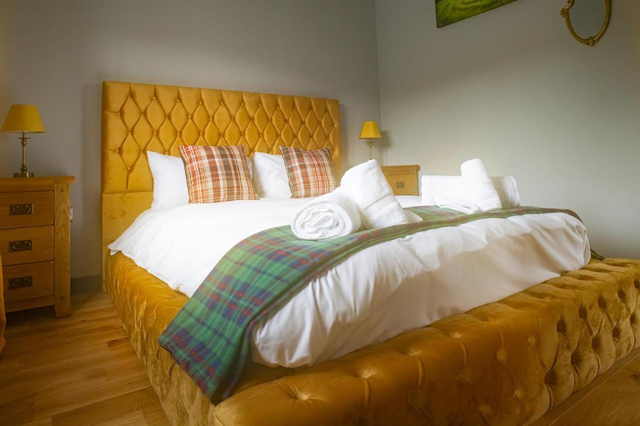 Luxury 4 Bedroom Cottage With Stunning Views Near Fairy Pools! Carbost  Dış mekan fotoğraf