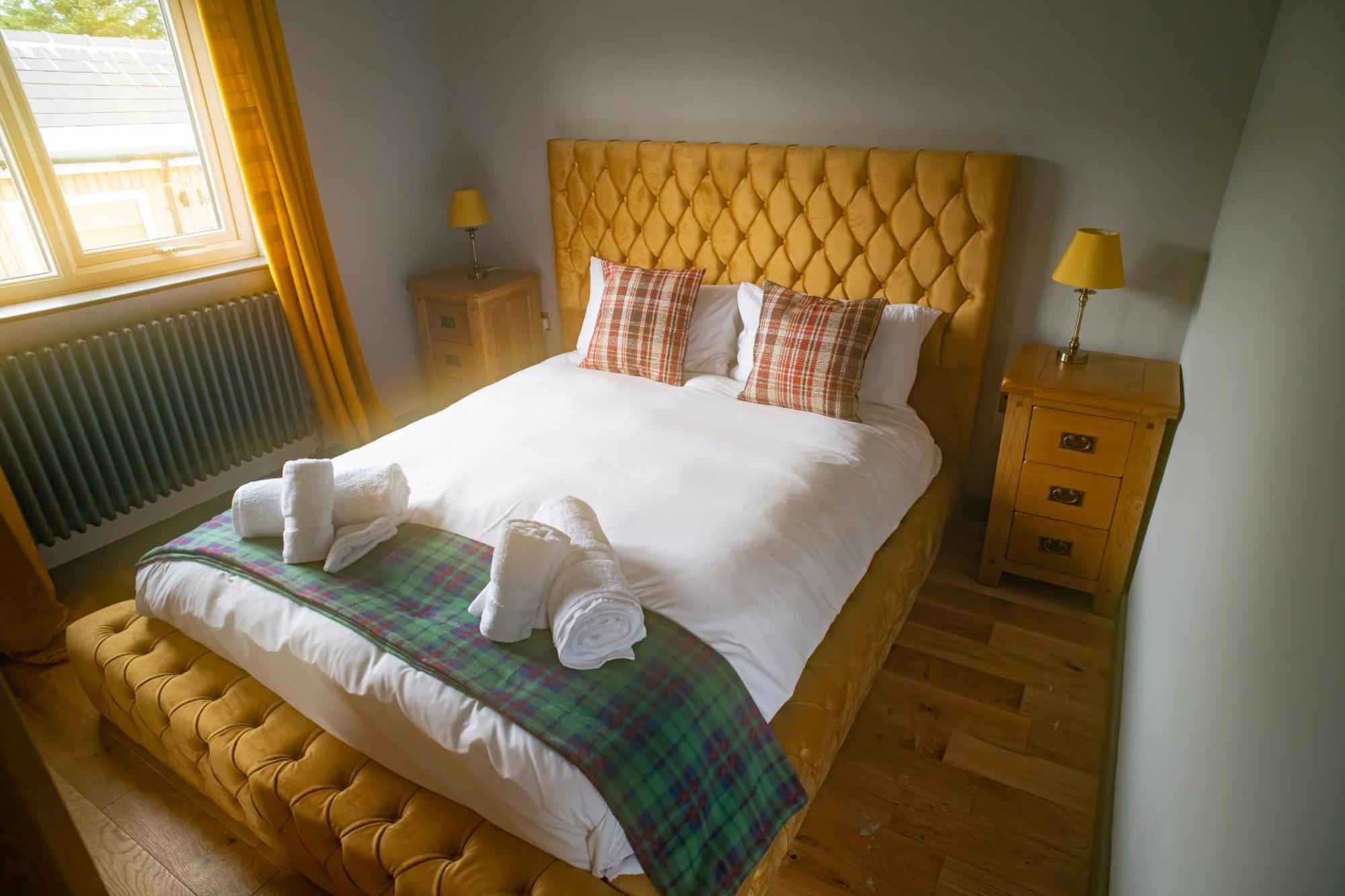 Luxury 4 Bedroom Cottage With Stunning Views Near Fairy Pools! Carbost  Dış mekan fotoğraf