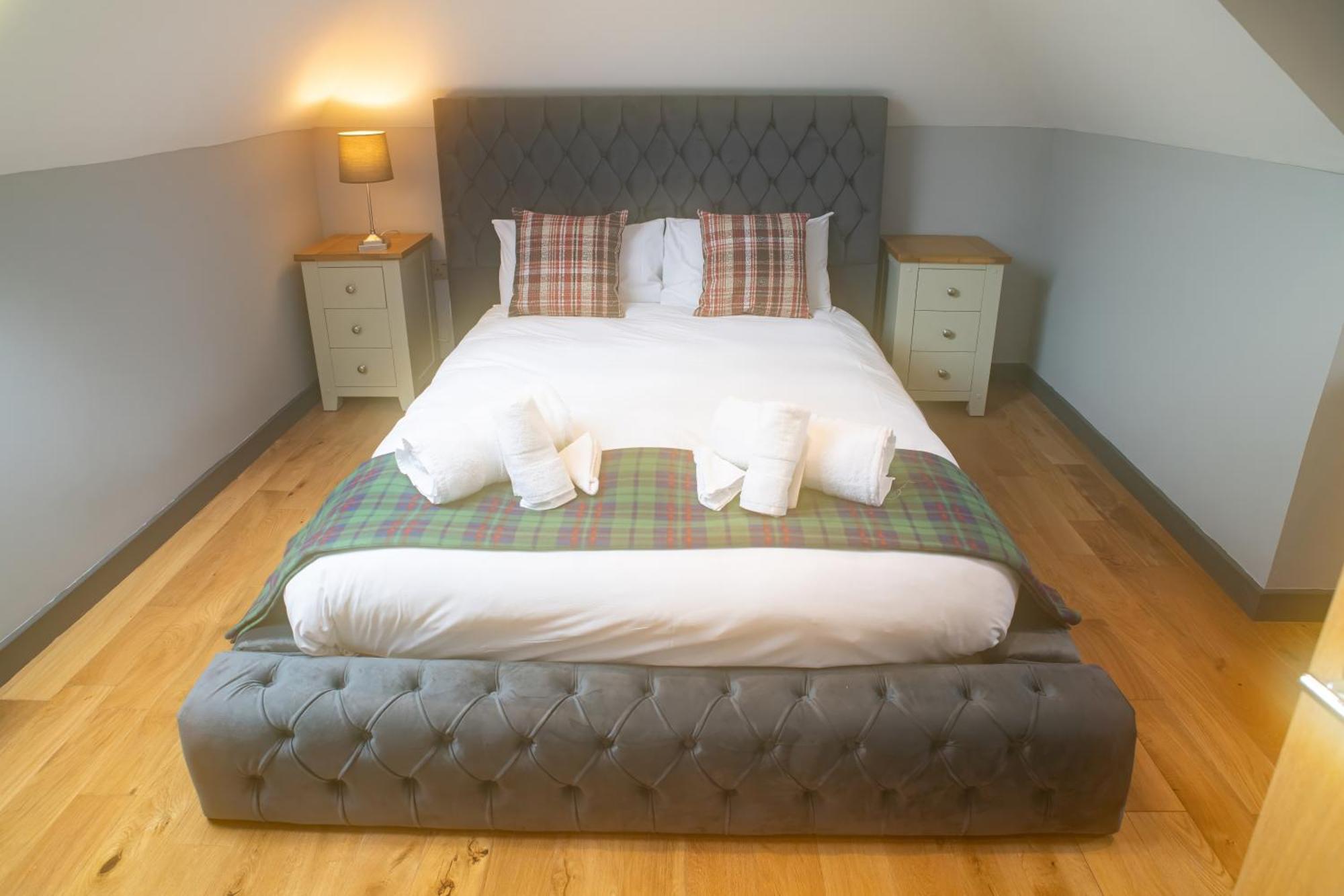 Luxury 4 Bedroom Cottage With Stunning Views Near Fairy Pools! Carbost  Dış mekan fotoğraf