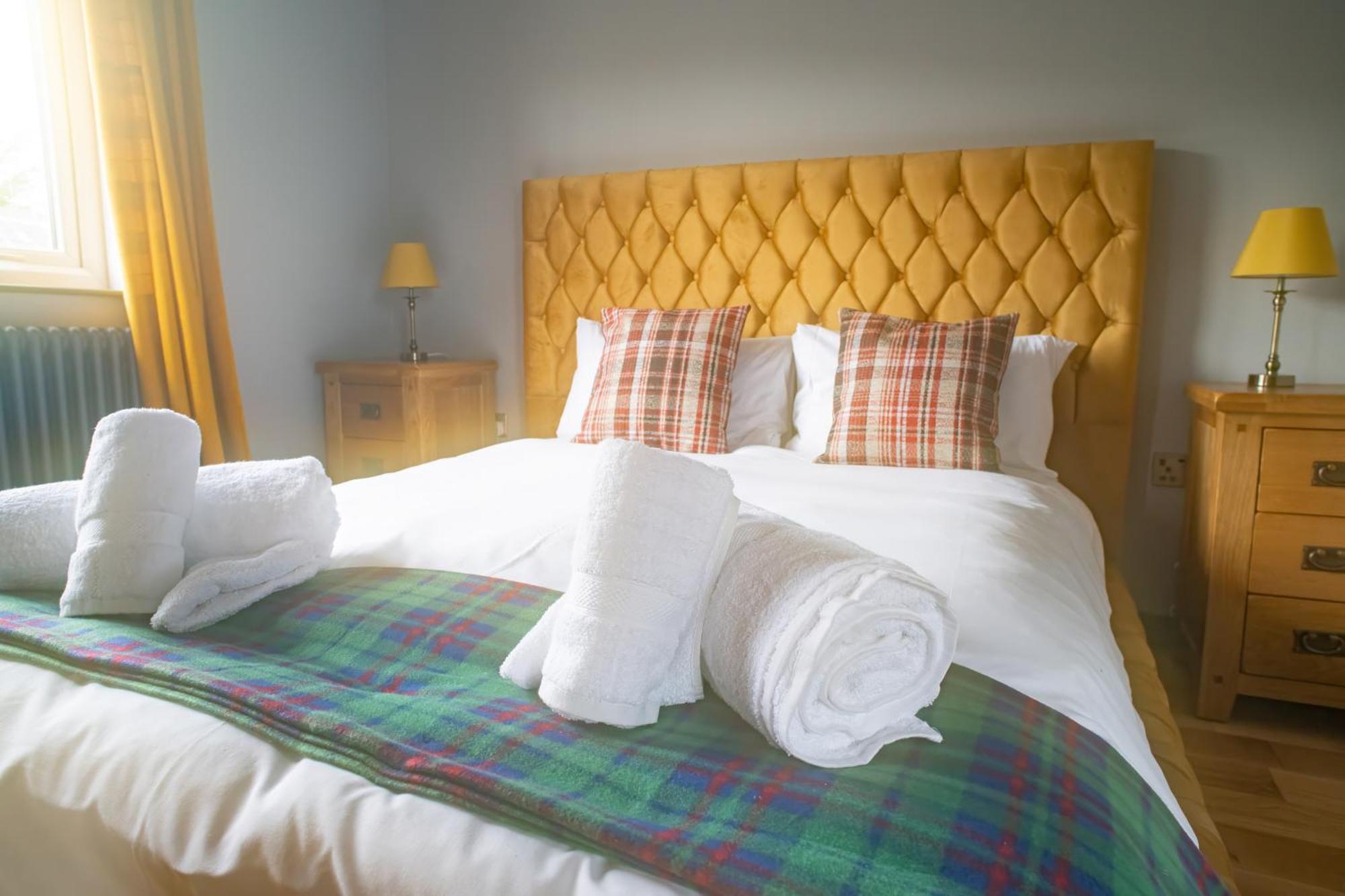 Luxury 4 Bedroom Cottage With Stunning Views Near Fairy Pools! Carbost  Dış mekan fotoğraf