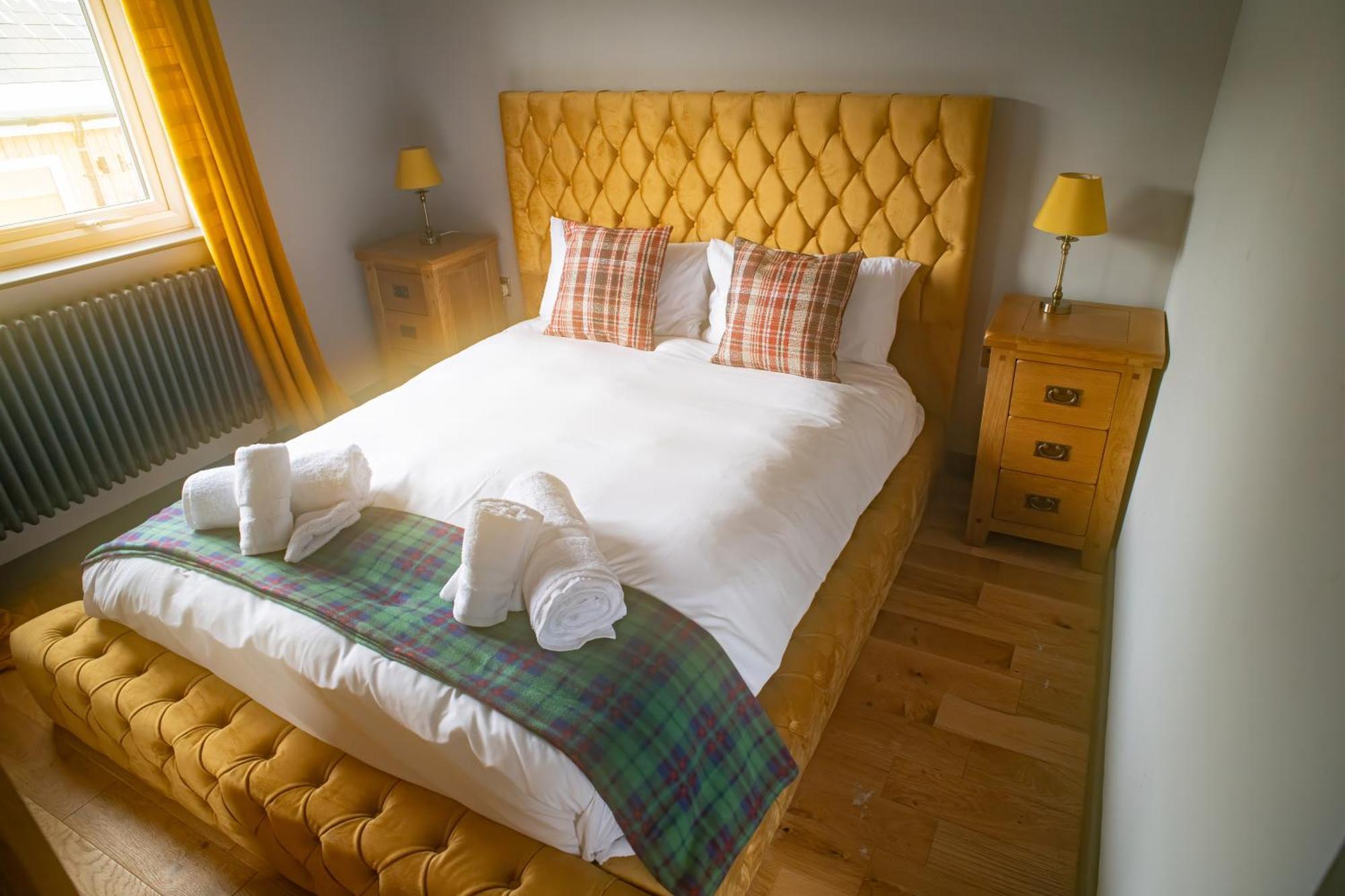 Luxury 4 Bedroom Cottage With Stunning Views Near Fairy Pools! Carbost  Dış mekan fotoğraf