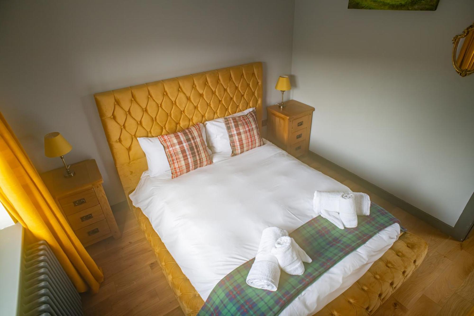 Luxury 4 Bedroom Cottage With Stunning Views Near Fairy Pools! Carbost  Dış mekan fotoğraf