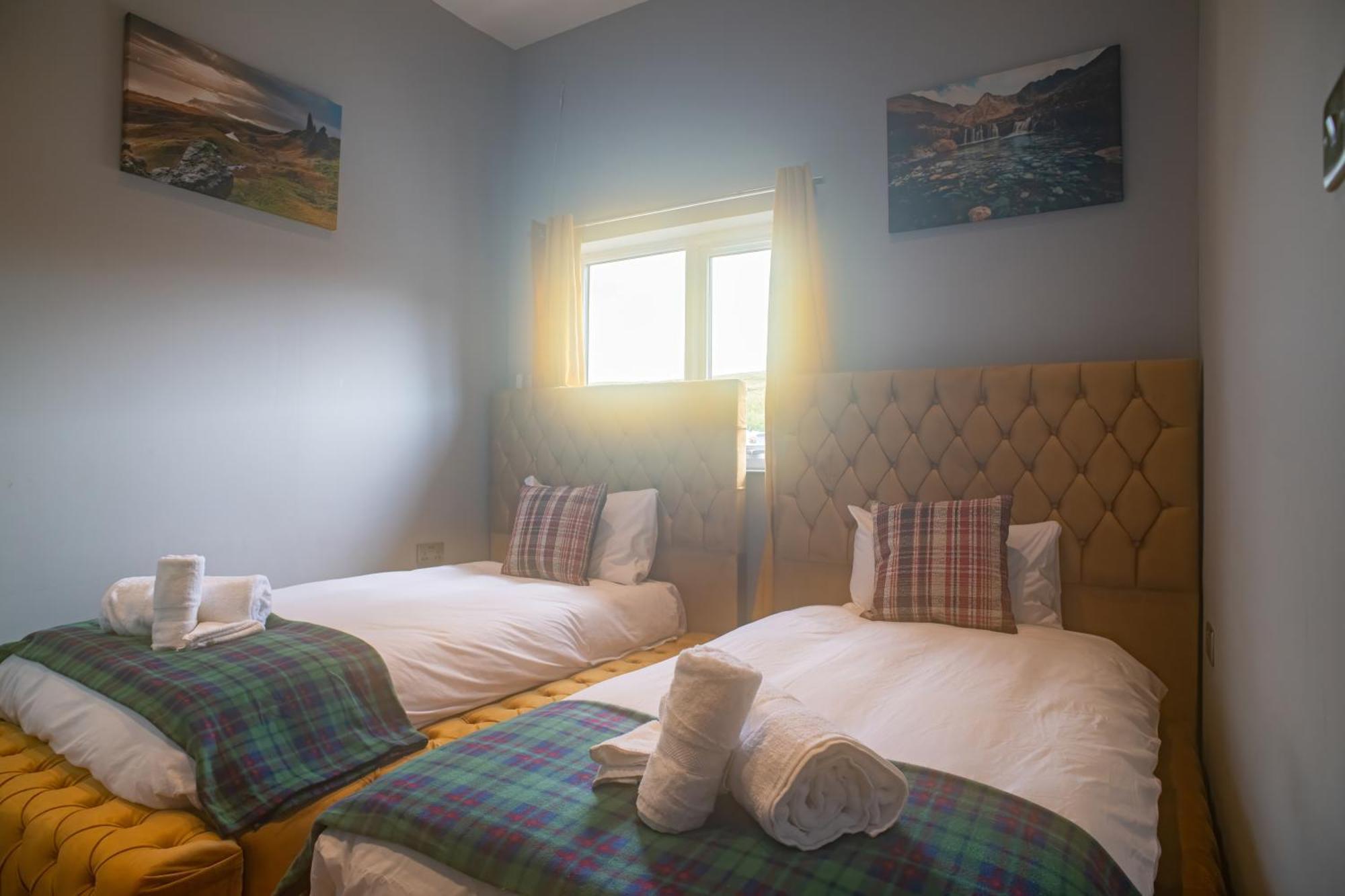 Luxury 4 Bedroom Cottage With Stunning Views Near Fairy Pools! Carbost  Dış mekan fotoğraf